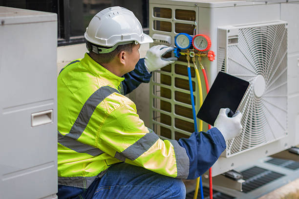 Professional Emergency Hvac Repair technician working in Cottage Grove, WI